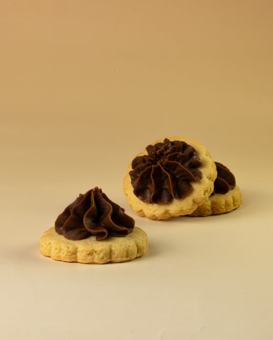 Sablés garnis de chocolat caramel